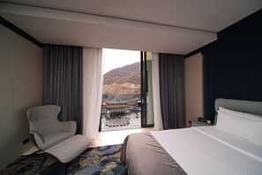 Design Suite, Balcony, Mountain View | In-room safe, desk, laptop workspace, blackout curtains - Mounthree (Pambak)