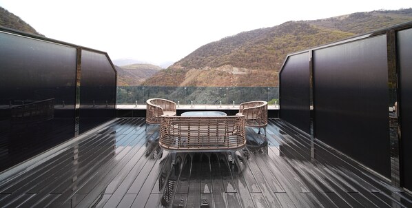 Design Suite, Balcony, Mountain View