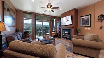 Smart TV y chimenea