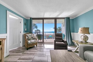 Living area - Edgewater Tower 3-104 (Panama City Beach)
