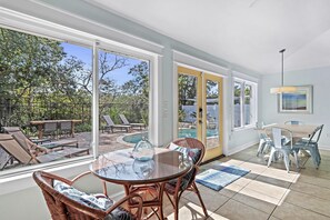 House, Multiple Beds (Captain Green's Seaside Retreat) | Dining