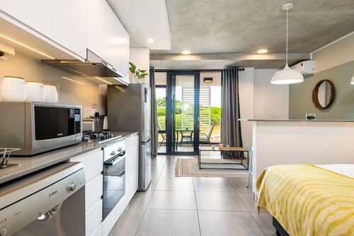 Coral Point Executive Studio Apartment E316