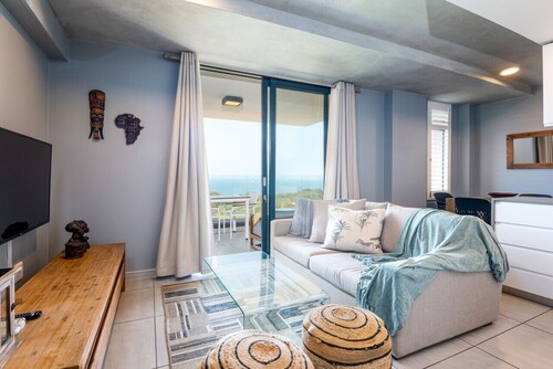 Gorgeous Coral Point Sibaya