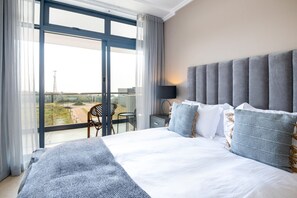 2 bedrooms, desk, iron/ironing board, free WiFi - Stunning 305 Marina Bay Apartment (uMhlanga Ridge, KwaZulu-Natal)