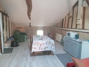 2 chambres, lit parapluie, Wi-Fi, draps fournis