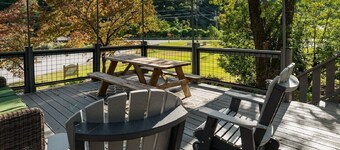 Cozy, renovated, spacious 2BR, 2B home walk to Chimney Rock & Lake Lure.