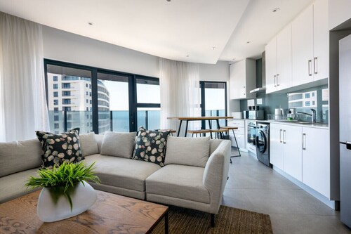 Opulent Oceans Apartment 2505 with Sea Views