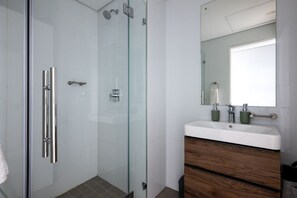 Towels - Opulent Oceans Apartment 2505 with Sea Views (uMhlanga Rocks, KwaZulu-Natal)