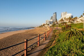Beach nearby - Opulent Oceans Apartment 2505 with Sea Views (uMhlanga Rocks, KwaZulu-Natal)