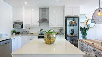 Fridge, microwave, oven, stovetop