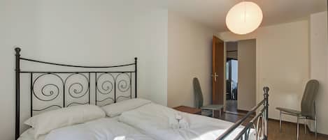 Family Apartment, Multiple Bedrooms (Ca Cornocc) | 1 bedroom, free WiFi, bed sheets