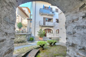 Exterior detail - Ca Cornocc (Gordola)