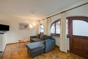Family Apartment, Multiple Bedrooms (Ca Cornocc) | Living area - Ca Cornocc (Gordola)