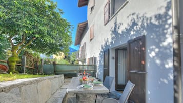 Familienapartment, Mehrere Schlafzimmer (Ca Cornocc) | Speisen im Freien