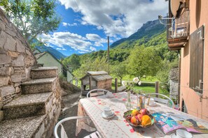 Standard Chalet, Multiple Bedrooms, Mountainside (Ca Contina) | Outdoor dining - Ca Contina (Sonogno)