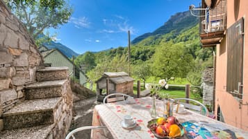 Standard Chalet, Multiple Bedrooms, Mountainside (Ca Contina) | Outdoor dining