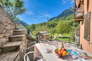 Standard Chalet, Multiple Bedrooms, Mountainside (Ca Contina) | Outdoor dining - Ca Contina (Sonogno)