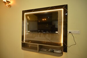 Signature Room, City View | WiFi (free)