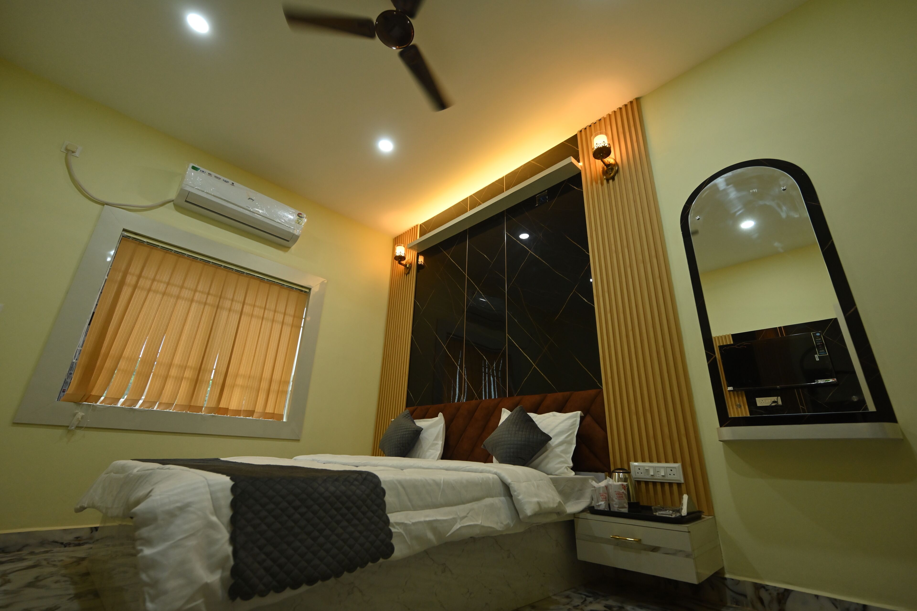 Habitació clàssica, vistes a la ciutat | Wifi gratuïta 