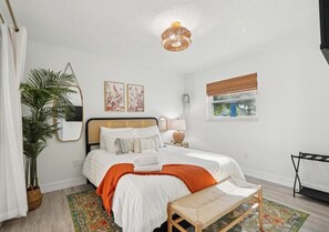 3 chambres, fer et planche à repasser, lit parapluie, accès Internet