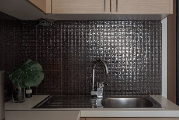 Deluxe Apartment, Balcony | Private kitchen | Fridge, microwave, espresso maker, coffee/tea maker