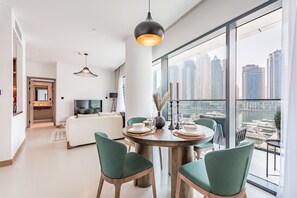 Dining - Modern 2BR in VIDA Residences Dubai Marina by Deluxe Holiday Homes (Dubai)