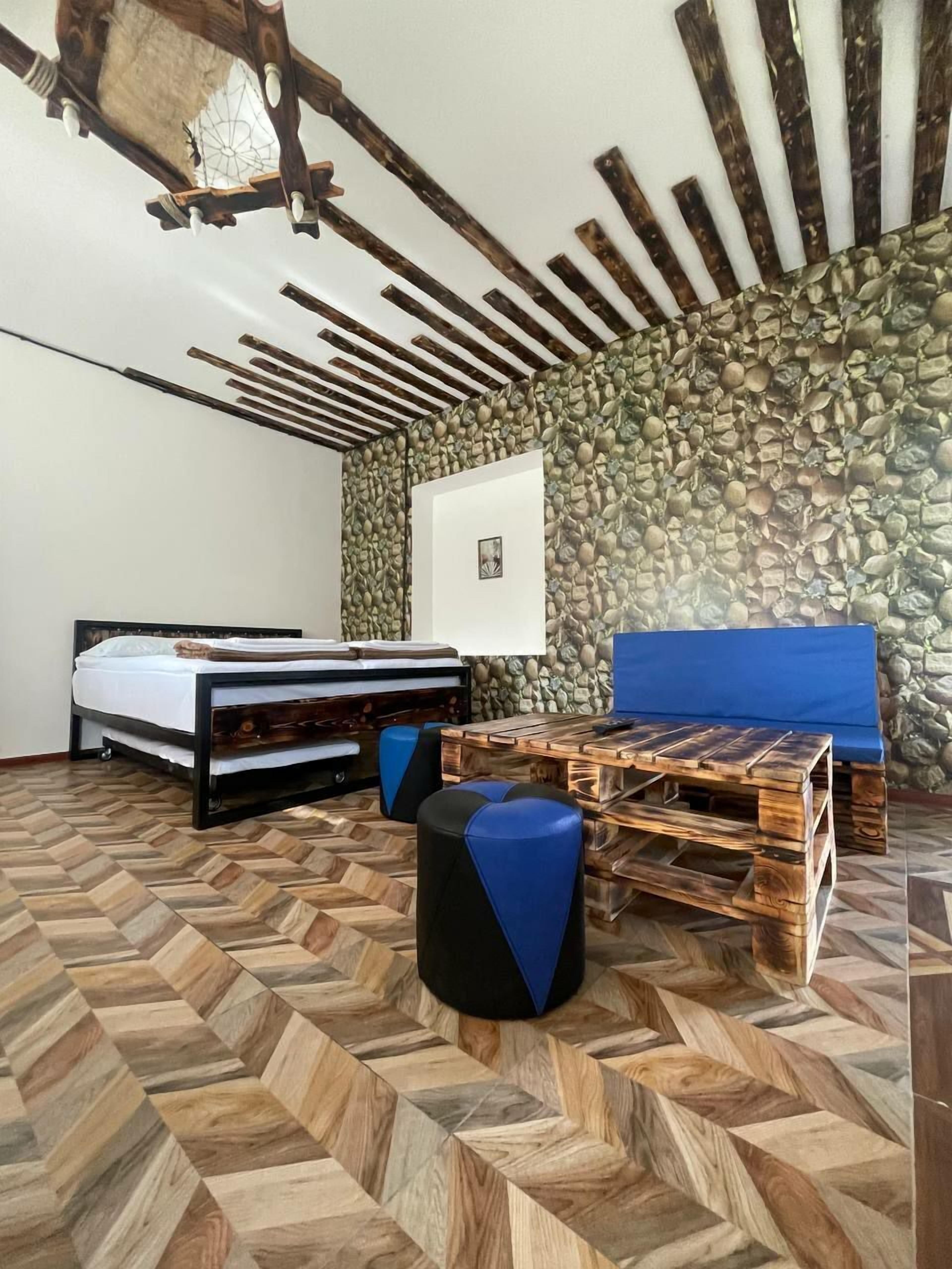 华丽四人房, 外廊, 山景 | 办公桌、笔记本电脑工作区、隔音、免费 WiFi