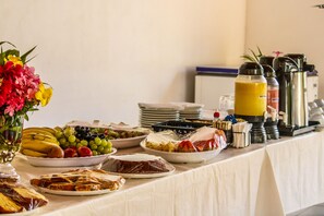 Breakfast buffet - Pousada Estrela da manhã  (Barreirinhas)