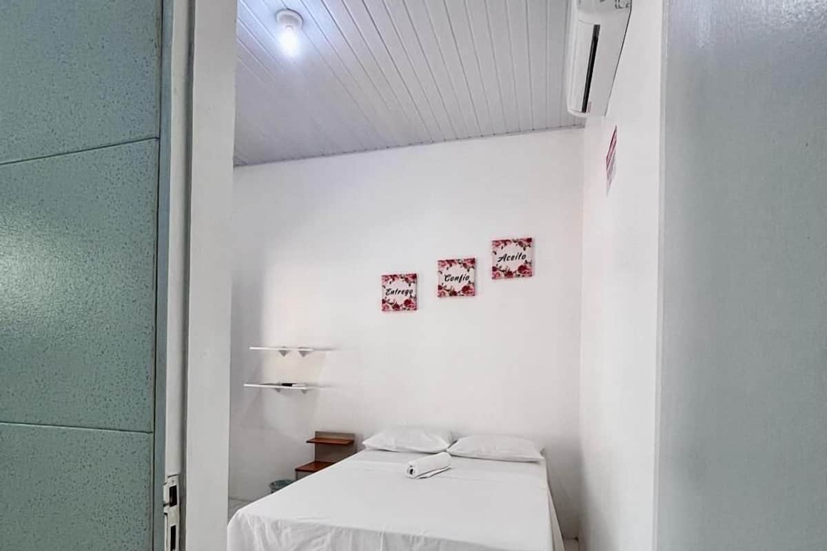 Basic Single Room, Balcony, Garden View