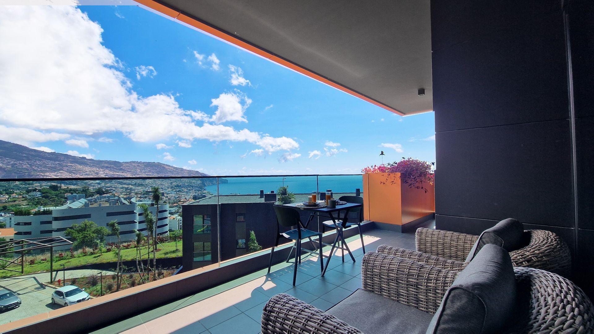 المنطقة المحيطة بالمنشأة