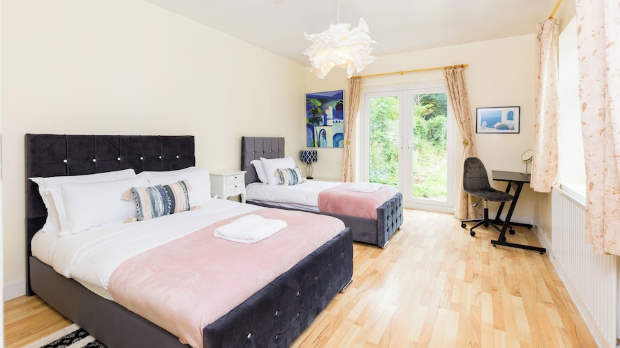 6 bedroom house near Edgbaston Stadium