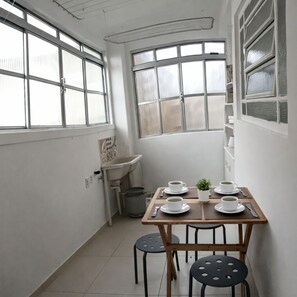 Dining - Complete Apartment in Sao Vicente 5 minutes from the Beach on Foot (Centro São Vicente)