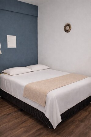 2 bedrooms, iron/ironing board, free WiFi, wheelchair access - Complete Apartment in Sao Vicente 5 minutes from the Beach on Foot (Centro São Vicente)