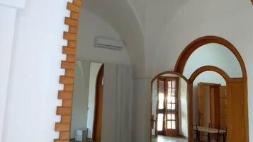 Doppia Comfort, balcone | Una scrivania, postazione laptop, Wi-Fi gratuito