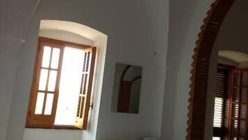 Doppia Comfort, balcone | Una scrivania, postazione laptop, Wi-Fi gratuito