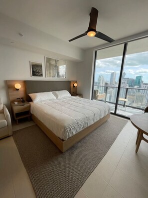 1 soverom, skrivebord, strykejern/-brett og wi-fi (inkludert)