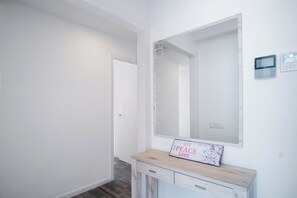 Appartement, 3 chambres, balcon, vue ville | Coin séjour