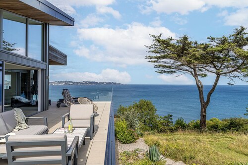 Coastal Luxury & stunning sea views over Torbay