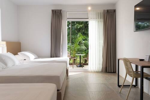 Free WiFi, bed sheets