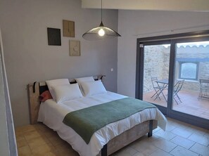 2 soverom, skrivebord, wi-fi og sengetøy