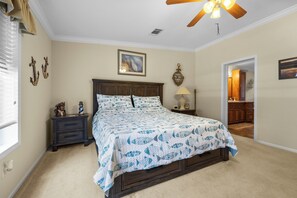 3 bedrooms, iron/ironing board, internet, bed sheets