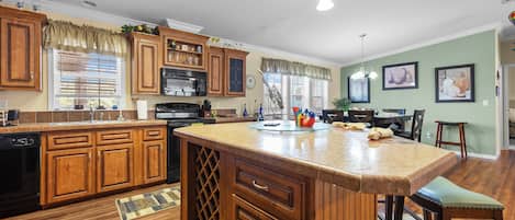 Micro-ondes, four, plaque de cuisson, lave-vaisselle