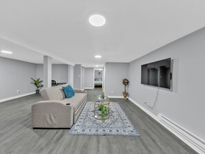5 slaapkamers, een bureau, een strijkplank/strijkijzer, gratis wifi