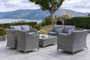 Terrace/patio - Pandora's Cottage: Experience a Luxurious Irish Escape with Tranquility Ireland (Omeath)
