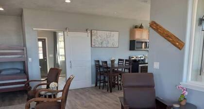 New, luxurious, amazing view, Moose Cabin