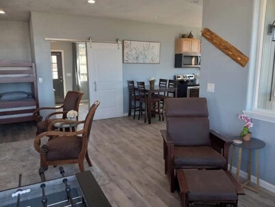 New, luxurious, amazing view, Moose Cabin