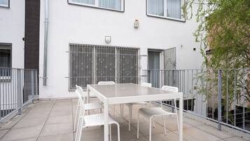 Superior Apartment, 3 Bedrooms, Patio | Teres/patio