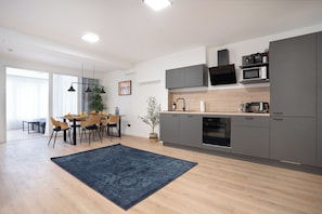 Appartement Supérieur, 3 chambres, patio | Cuisine privée