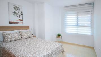 City Apartment, 2 Bedrooms, Non Smoking, 2 Bathrooms | 2 bedrooms, iron/ironing board, travel crib, free WiFi