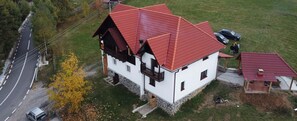 Exterior - Spacious 6-bedroom chalet in marvelous Călățele near Beliș with WiFi (Călățele)